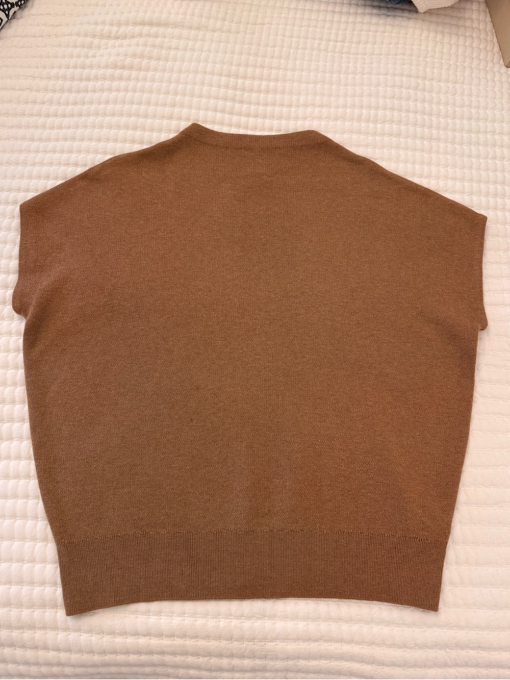 Woman Classic Brown Short-Sleeve Sweater - Casual Knit Top